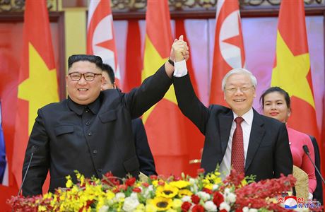 V ptek se Kim setkal s vietnamskm prezidentem a fem komunistick strany...