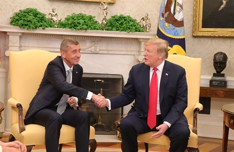 Andrej Babiš na úvodu schůzky s prezidentem USA Donaldem Trumpem.