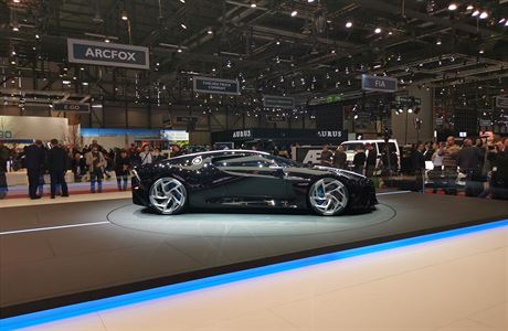 Jedinen Bugatti La Voitture Noir na autosalonu v enev