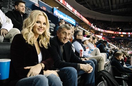 Premier Andrej Babi na pracovn nvtv USA navtvil zpas NBA Washington...