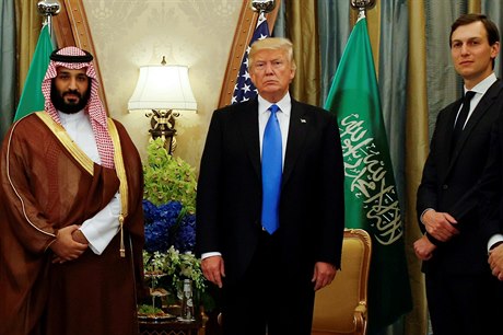 Saúdský princ Mohammed bin Salman s prezidentem Donaldem Trumpem a jeho...