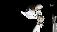 Muskova kosmická loď s figurínou pojmenovanou po postavě z Vetřelce se spojila s ISS