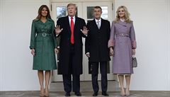 Donald Trump s manelkou Melanií Trumpovou a Andrej Babi s Monikou Babiovou v...