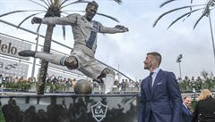 Uznání Beckhamovy kariéry. Před americkým stadionem mu klub postavil sochu