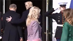 Monika Babiová a Melanie Trumpová po píjezdu do Bílého domu.