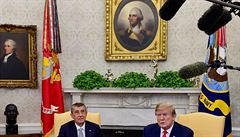 Premiér Andrej Babi v Oválné pracovn Bílého domu ve Washingtonu s prezidentem...