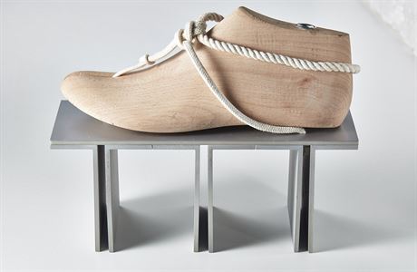 Boty i bačkory jako vývarný objekt. Podívejte se na boty, které jsou i v  Metropolitním muzeu | Design | Lidovky.cz