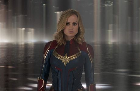Brie Larsonov jako Captain Marvel. Snmek Captain Marvel (2019). Reie: Anna...
