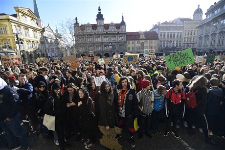 Studenti se v pátek 15. bezna schází v Praze a spolen protestují proti...