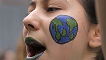 Studentka z Hong Kongu stvkuje za lep opaten proti zmnm klimatu.