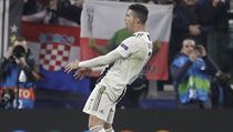 Cristiano Ronaldo bouliv oslavuje vtzstv nad Atleticem Madrid.