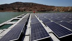 Produkce čisté elektřiny. V Chile testují plovoucí solární elektrárnu