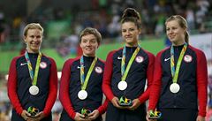 Kelly Catlinová se stíbrnou medailí z olympiády z Rio de Janeira.