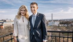 Andrej Babi ve Washingtonu s manelkou. V pozadí Bílý dm a Washingtonv...