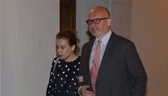 Bývalá ministryn� �kolství Petra Buzková a podnikatel Josef Kotrba, její man�el