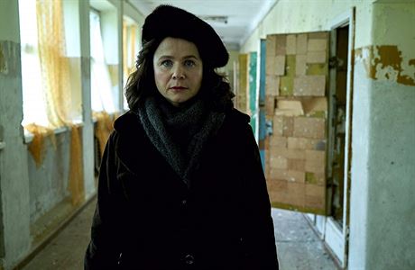 Ulana Komjukovov (Emily Watsonov). Seril ernobyl (2019). Reie: Johan Renck.