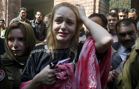 Tereza Hlková ped soudem v Pákistánu.