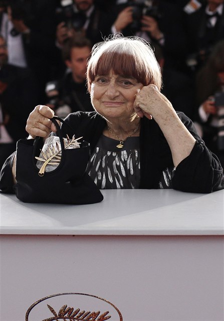 Ve věku 90 let zemřela v noci na pátek francouzská režisérka, scenáristka a...