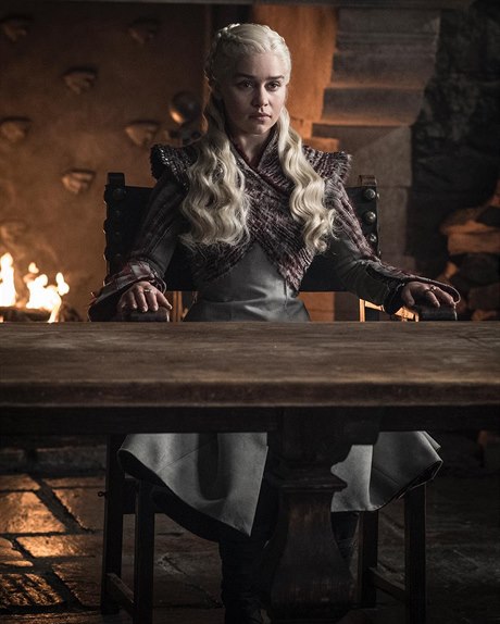 Hra o trny - 8. série: Daenerys Targaryen (Emilia Clarkeová).