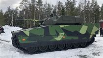 esku Hgglunds nabz bojov vozidlo pchoty CV90, s nm chce uspt v tendru...