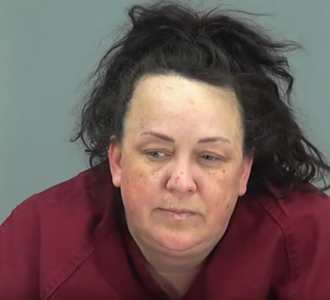 Machelle Hobsonová je obvin�ná z týrání svých adoptivních d�tí.