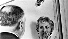 Scéna z Hitchcocova hororu Psycho.