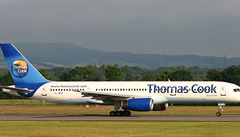 Letadlo spolenosti Thomas Cook Airlines.