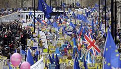 MACHEK: Brexit bl a jak WSJ pohbv NATO
