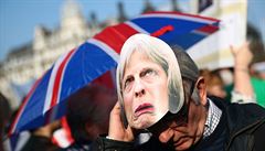 V Londýn se to hemilo maskami Mayové, uvádí  britská média.