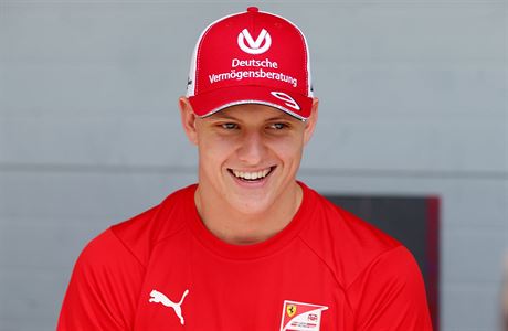 Mick Schumacher zvod v serilu formule 2.
