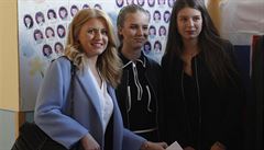 Kandidátka na slovenskou prezidentku Zuzana aputová s dcerami Emmou a Leou pi...
