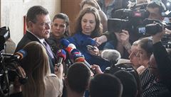Eurokomisa a kandidát na prezidenta Maro efovi hovoí s novinái ped...