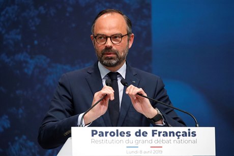 Francouzský premiér Edouard Philippe bhem celonárodní debaty o smování zem.