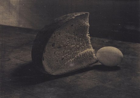 Josef Sudek - Chléb a vejce.