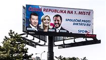 esk republika na 1. mst. Spolen proti dikttu EU, hlsaj billboardy...