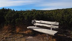 Panoramatická stezka u Schwarzseepitze nabízí mnohá posezení, Itálie