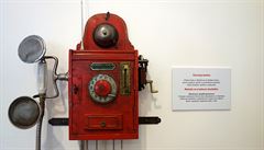 Červený telefon, kterým Karel Jonáš komunikoval s Bílým domem.