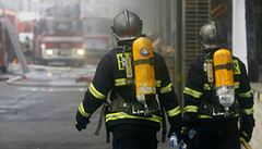 V domově důchodců v Unhošti na Kladensku hoří, hasiči museli evakuovat kolem 90 lidí