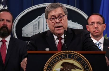 Mueller se zmiuje o deseti incidentech, které provoval jako moné bránní...
