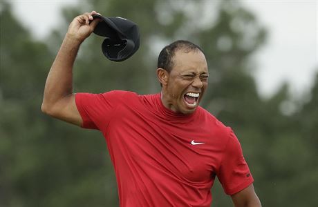 Obrovsk radost Tigera Woodse z triumfu na Masters.