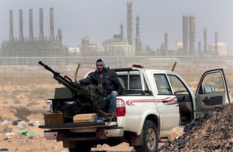 Protivldn rebelov u libyjskch ropnch pol disponuj i protileteckmi...