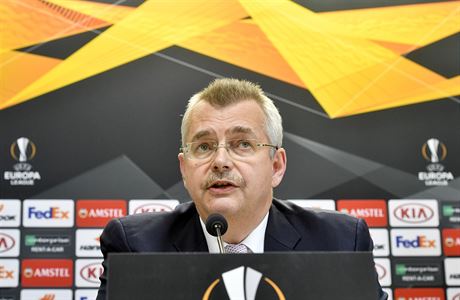 Pedseda pedstavenstva fotbalovho klubu SK Slavia Praha Jaroslav Tvrdk.