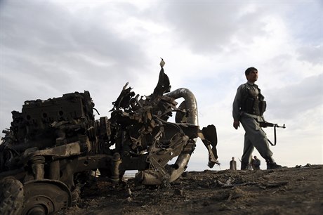 Ilustaní foto afghánských voják poblí základny Bagrám.