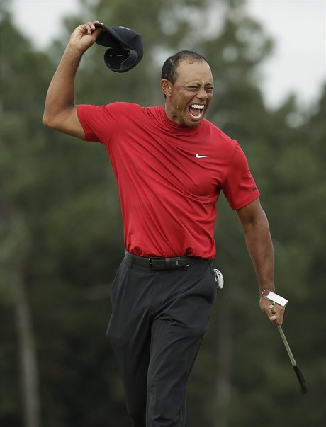 Tiger Woods slaví svůj pátý triumf na Masters