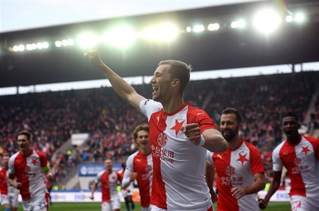 Tomáš Souček se raduje z gólu do sítě Spartě.