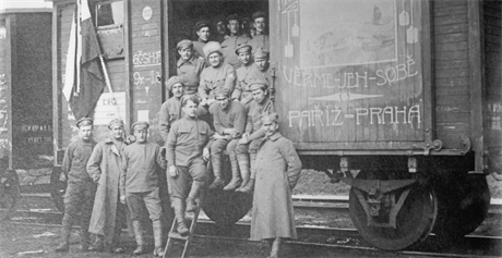 Jaro 1918. Českoslovenští legionáři v Rusku při přesunu z Ukrajiny na Sibiř.