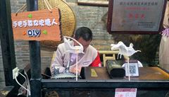 ČÍNSKÝ ŠOK: Postavičky foukané z cukru, přírodní štětce na kaligrafii a slepičí pařátky aneb Na cestě do Sečuánu