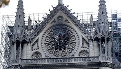 Pohled na uhaenou katedrálu Notre-Dame.