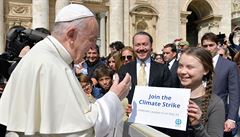 Pipojte se ke klimatické stávce, vyzvala Greta Thunbergová papee Frantika,