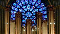 Varhany v katedrále Notre-Dame v Paíi ped poárem.